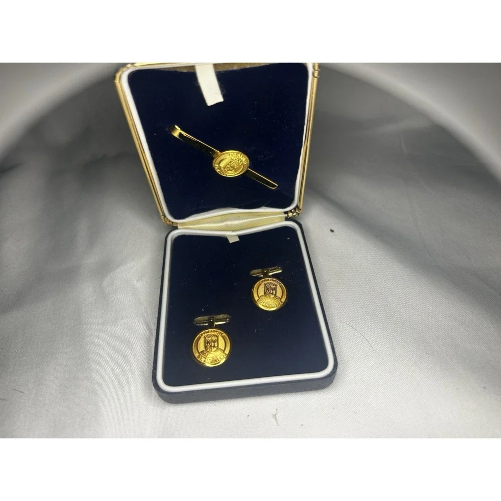 OLD COURSE ST ANDREWS Cuff Links LONDON BADGE & BUTTON CO VINTAGE GOLD TONE